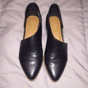 Black pointed flats